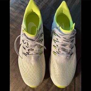 Men’s Nike tennis shoe’s